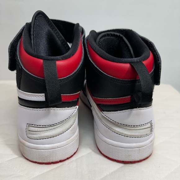 Nike Air Jordan 1 Hi FlyEase Mens Size 8.5 Sneakers White Black Red Shoes - Picture 4 of 16